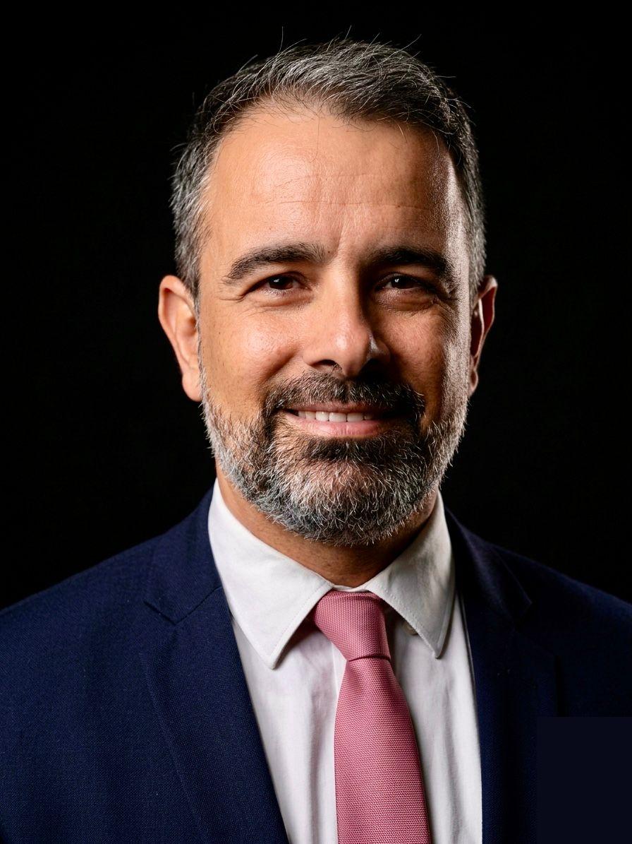 Dr. Levi Falcão Mendes